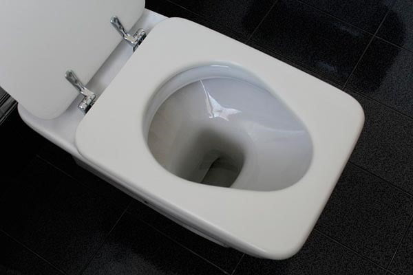 Relación entre la alimentación de los bebés y su frecuencia de defecación